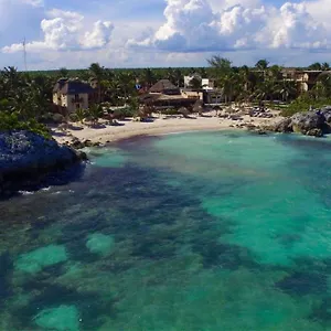 https://piedra-escondida.quintano-roohotels.com